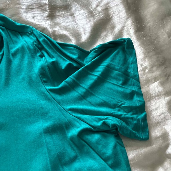 T-SHIRT, MADE IN CANADA!!, DEEP EMERALD, SIZE 5X, TWISTED NECKLINE, RELAXED FIT, - Picture 12 of 12